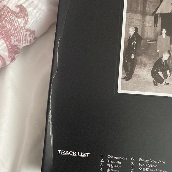 EXO obsession album (slightly damaged) - Picture 2 of 5